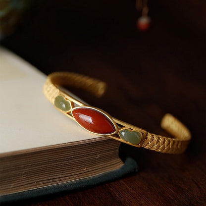 Charming Gold Bracelet for Any Occasion
