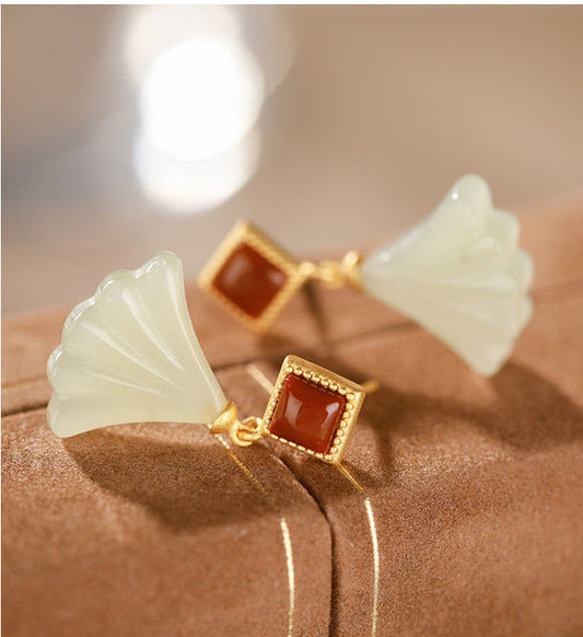 Elegant Silver Earring for Every Occasion