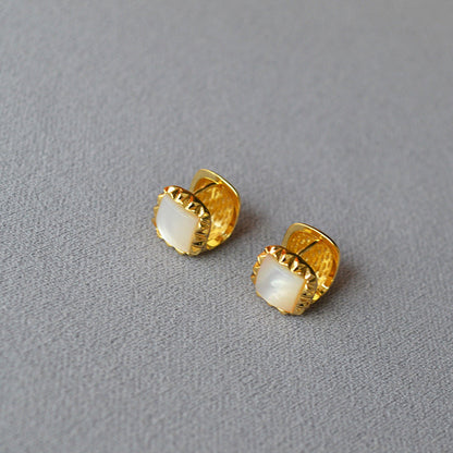 Stunning Gold Earring for Daily Wear