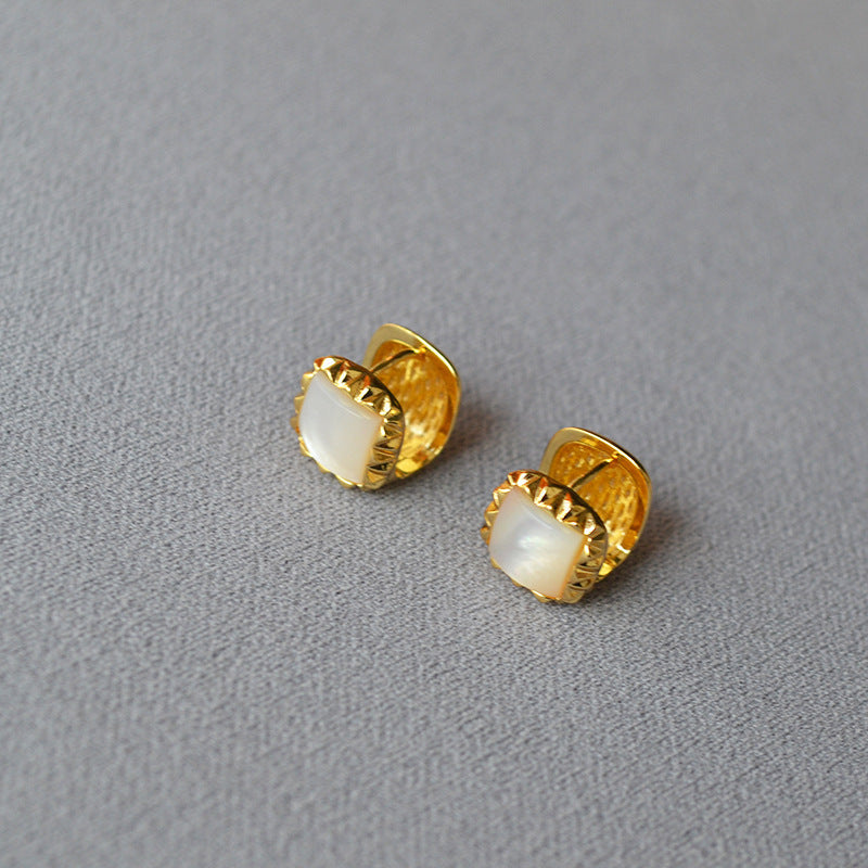 Stunning Gold Earring for Daily Wear