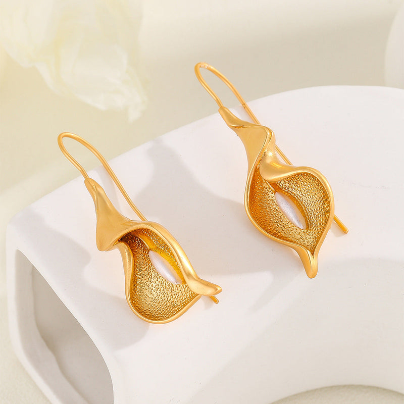 Stunning Pearl Earring for Daily Wear
