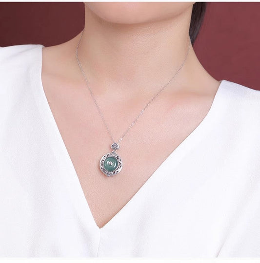 Charming Gold Necklace for Any Occasion