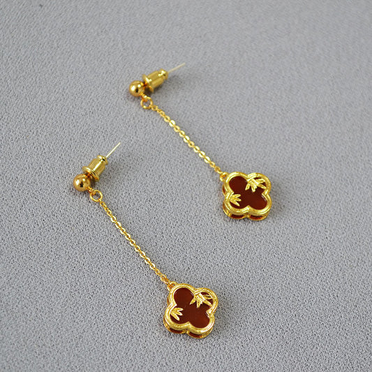 Charming Silver Earring for Any Occasion