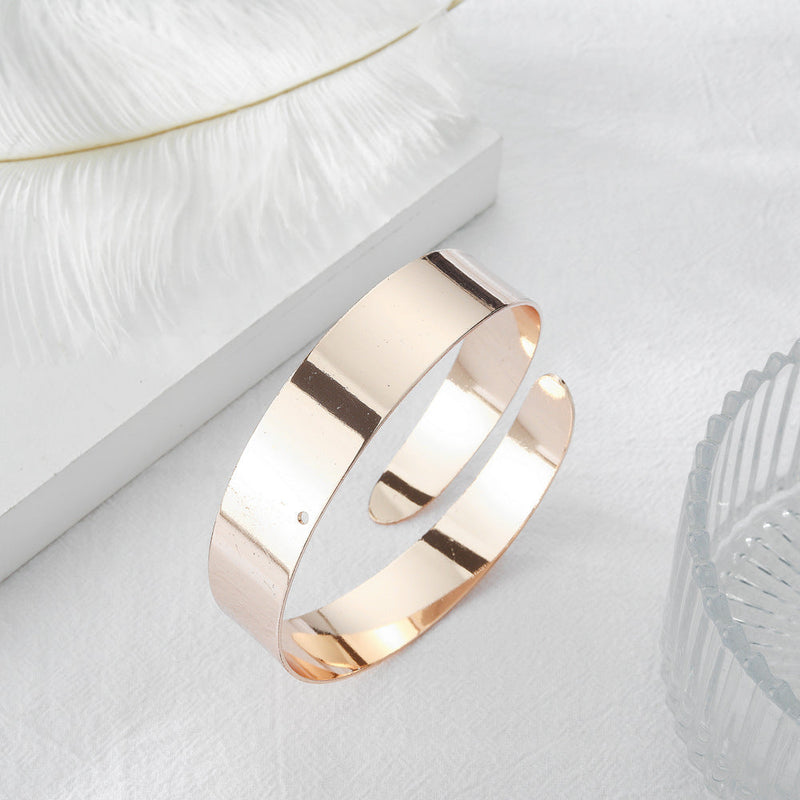 Elegant Gold Bracelet for Every Occasion