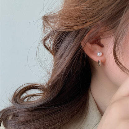 Beautiful Pearl Earring with Unique Style