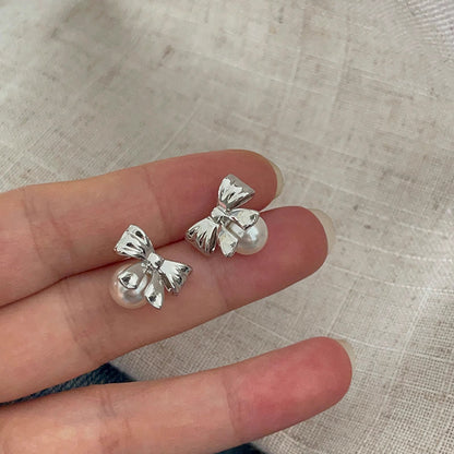 Beautiful Pearl Earring with Unique Style