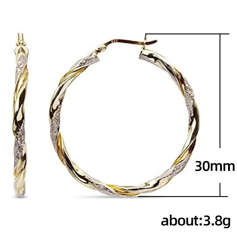 Charming Gold Earring for Any Occasion