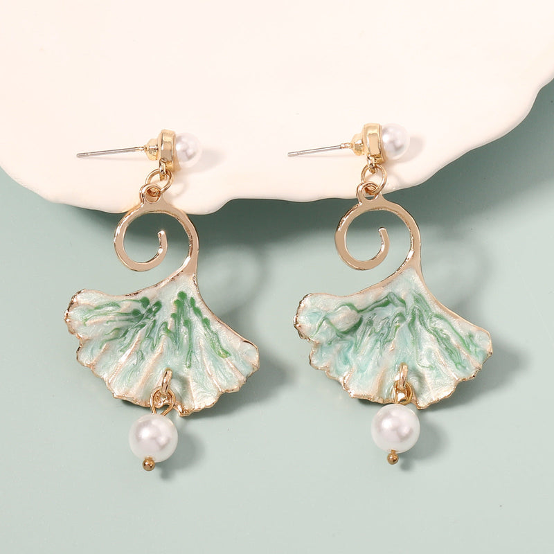 Romantic Pearl Earring for Special Moments