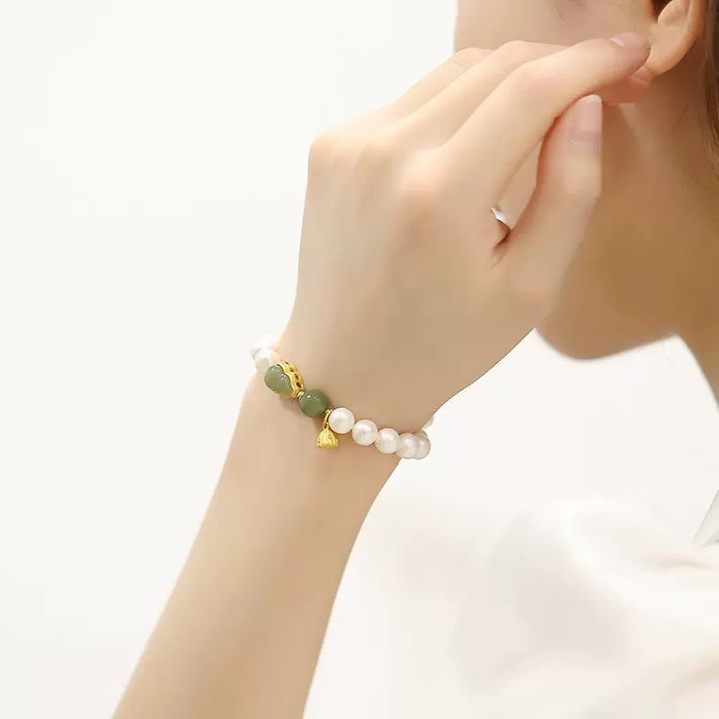Charming Gold Bracelet for Any Occasion