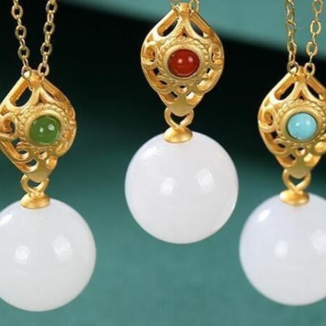 Beautiful Gold Necklace with Unique Style