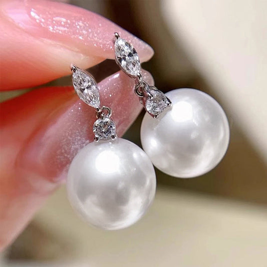 Elegant Pearl Piece for Every Occasion