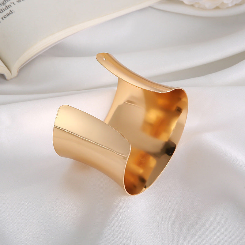 Romantic Bracelet for Special Moments