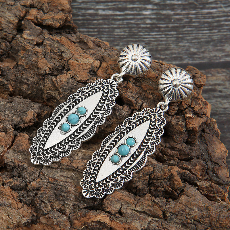 Charming Earring for Any Occasion