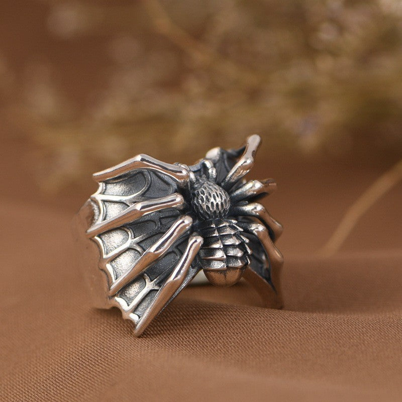 Classic Silver Ring with Timeless Appeal