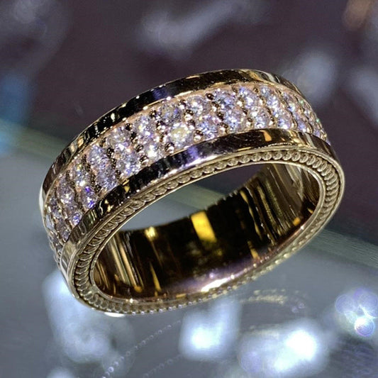 Classic Gold Ring with Timeless Appeal