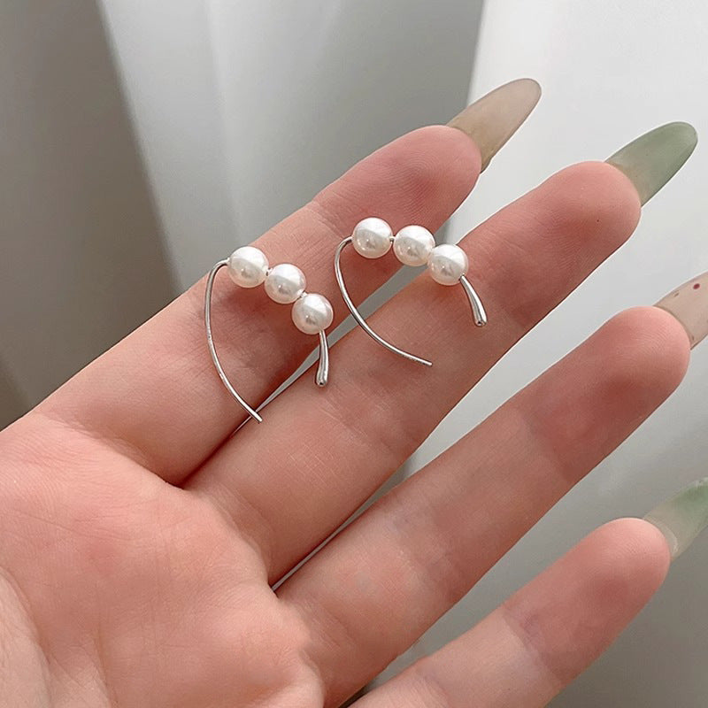 Classic Pearl Earring with Timeless Appeal
