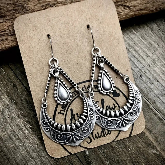 Charming Earring for Any Occasion