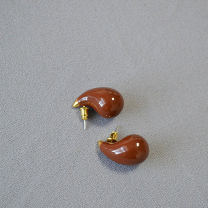 Classic Silver Earring with Timeless Appeal