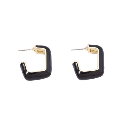 Classic Earring with Timeless Appeal