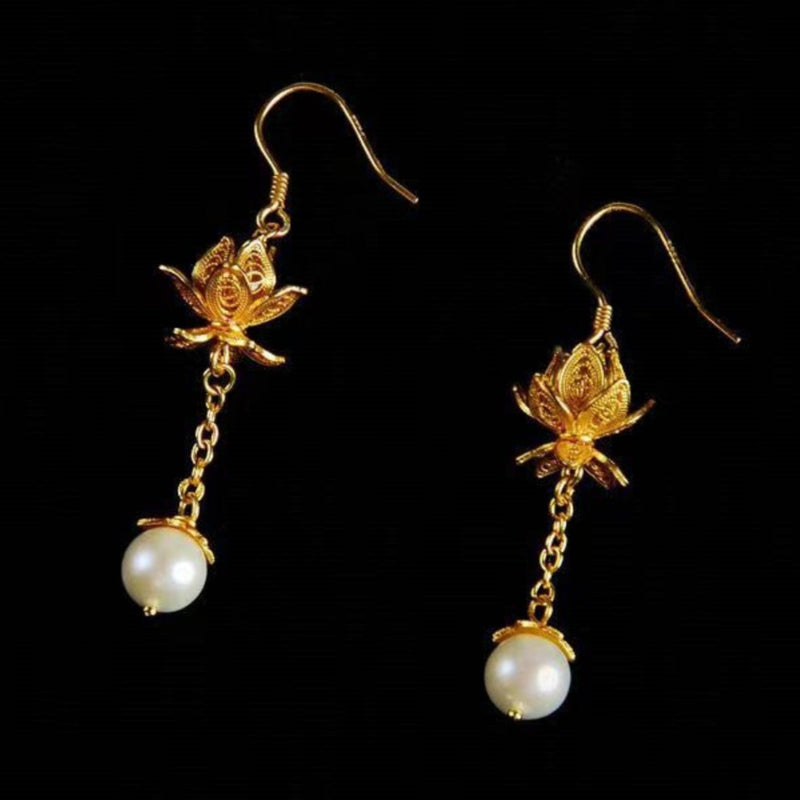 Romantic Pearl Earring for Special Moments