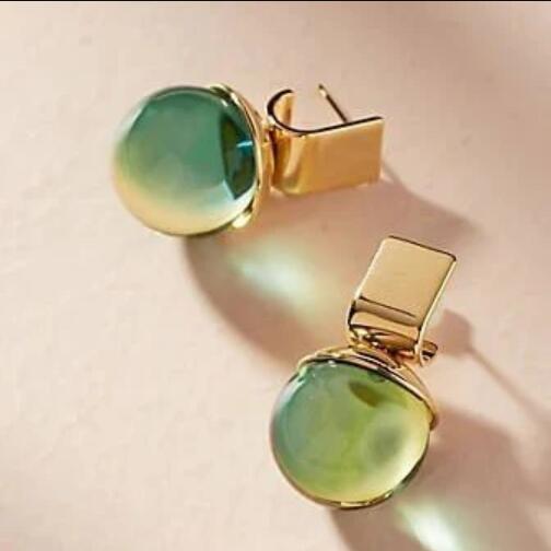 Charming Earring for Any Occasion