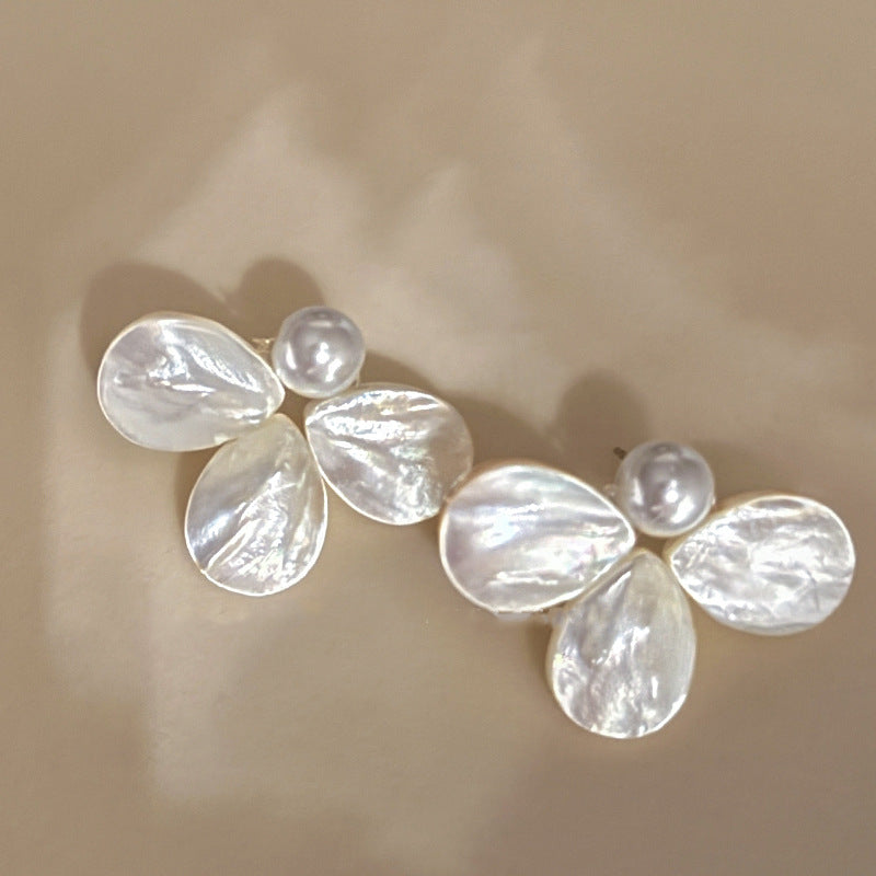 Classic Pearl Earring with Timeless Appeal