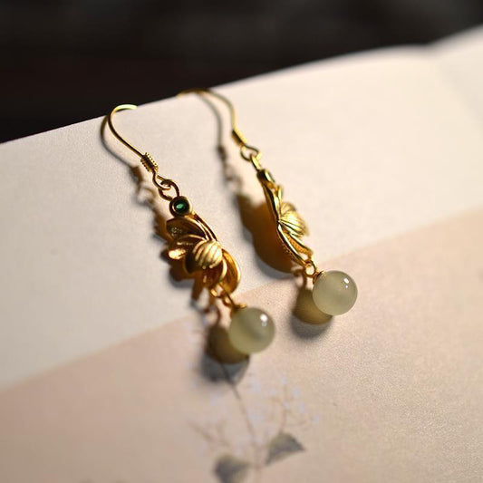 Charming Gold Earring for Any Occasion