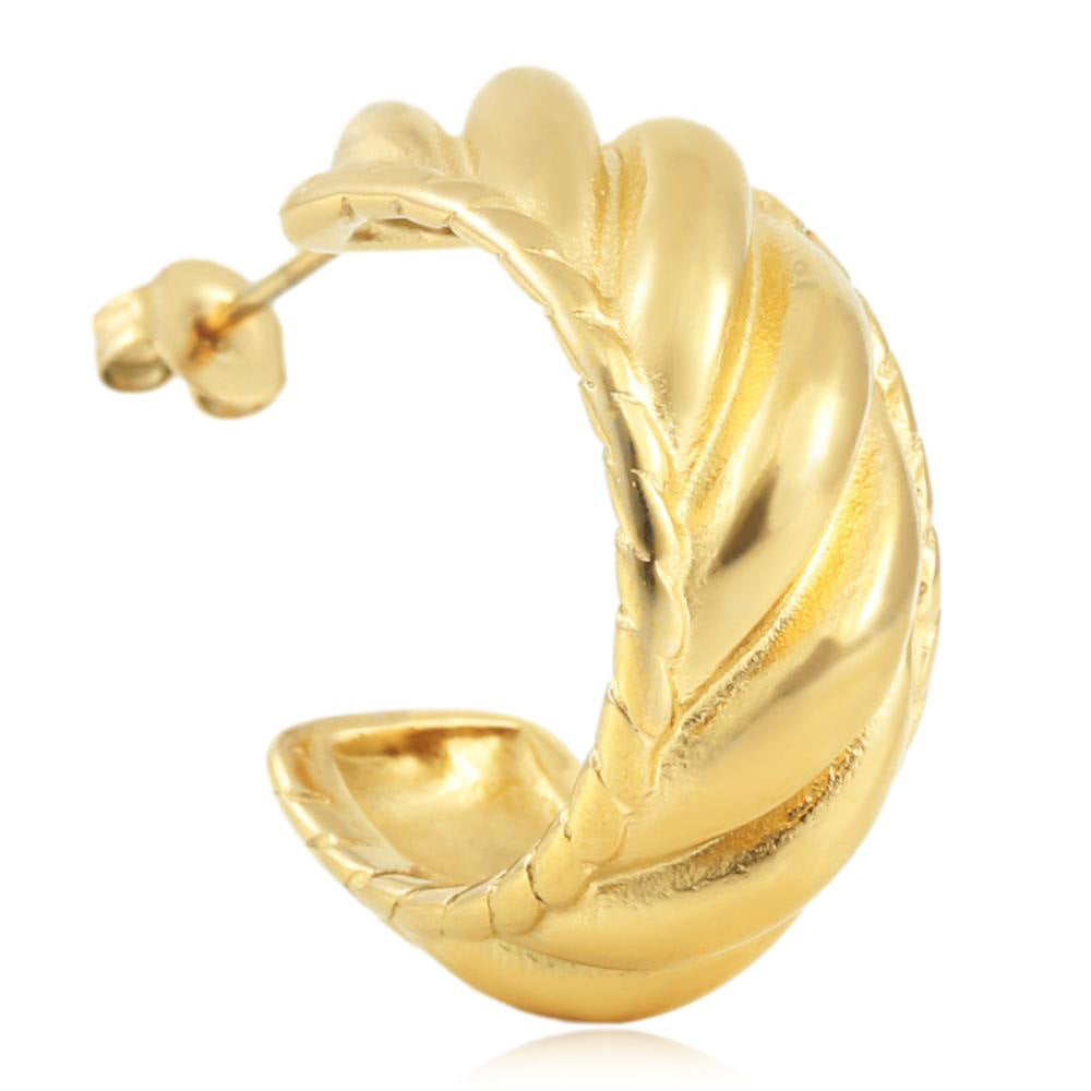 Charming Gold Earring for Any Occasion