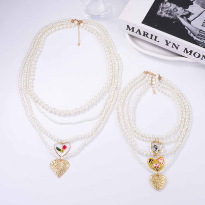 Classic Pearl Necklace with Timeless Appeal
