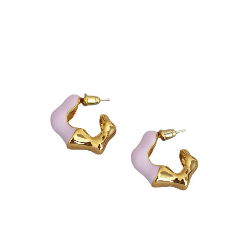 Classic Gold Earring with Timeless Appeal