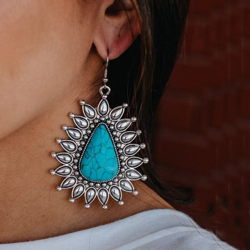 Charming Earring for Any Occasion