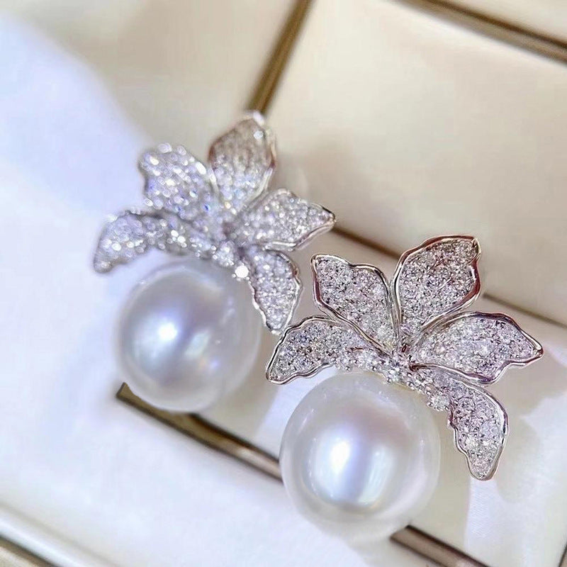 Classic Pearl Earring with Timeless Appeal