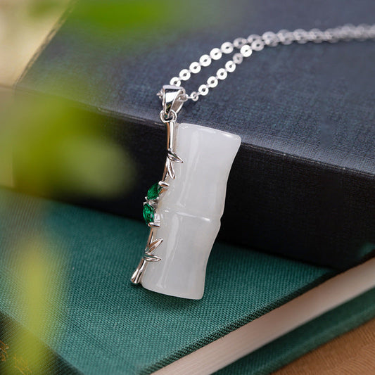 Romantic Silver Necklace for Special Moments