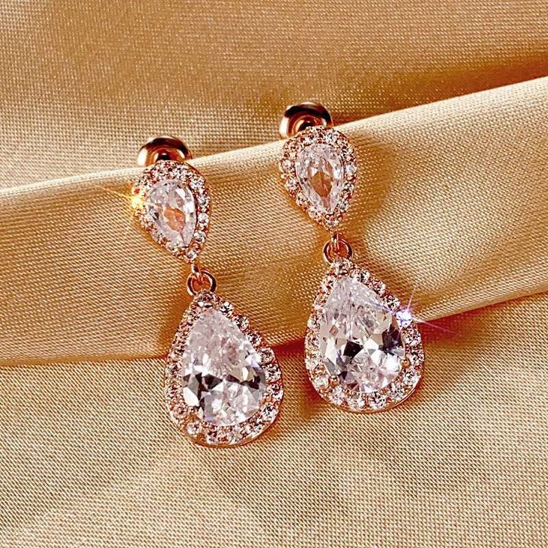 Charming Earring for Any Occasion