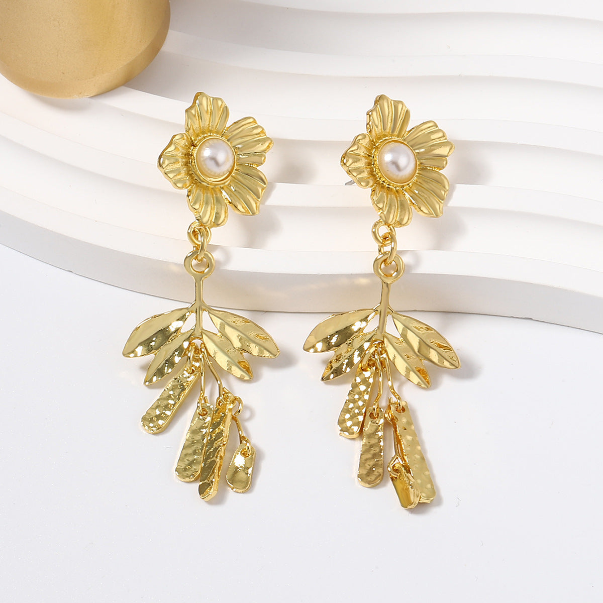 Romantic Pearl Earring for Special Moments