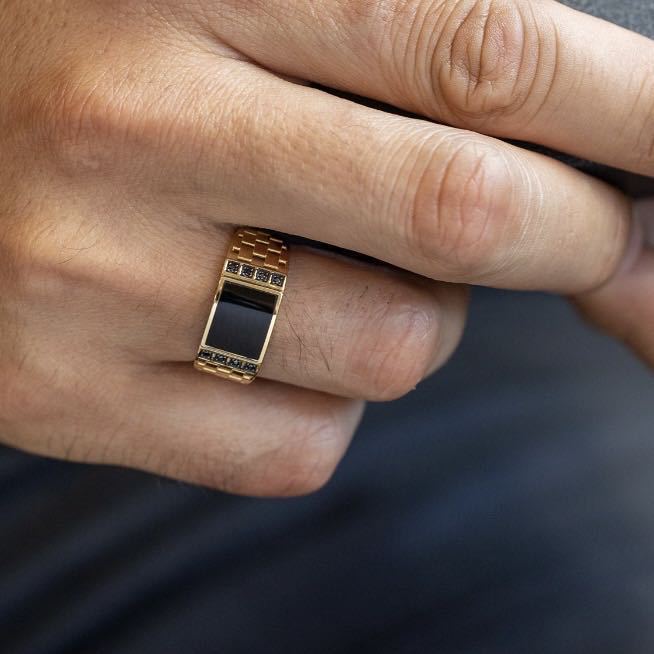 Beautiful Gold Ring with Unique Style