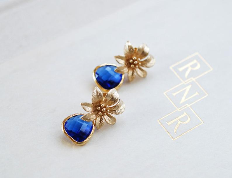 Charming Gold Earring for Any Occasion