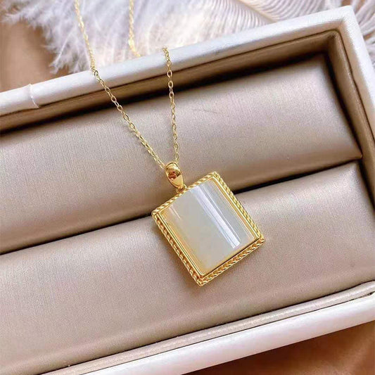 Classic Silver Necklace with Timeless Appeal
