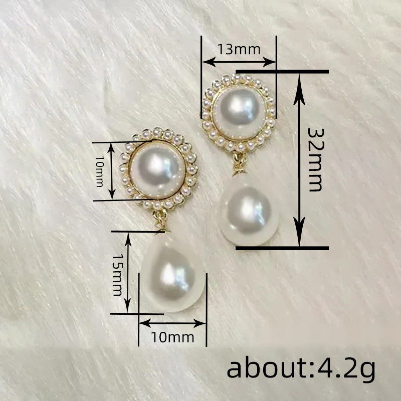 Beautiful Pearl Earring with Unique Style