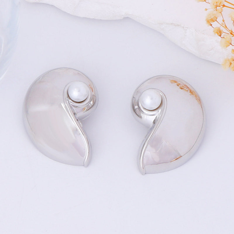 Stunning Pearl Earring for Daily Wear