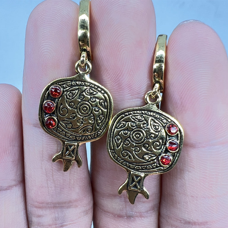 Beautiful Gold Earring with Unique Style
