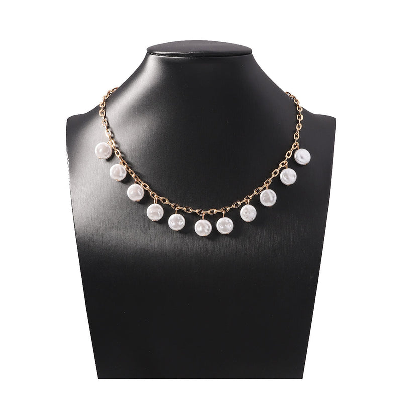 Romantic Pearl Necklace for Special Moments