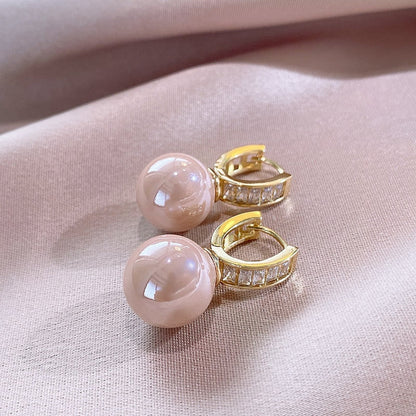 Charming Pearl Earring for Any Occasion