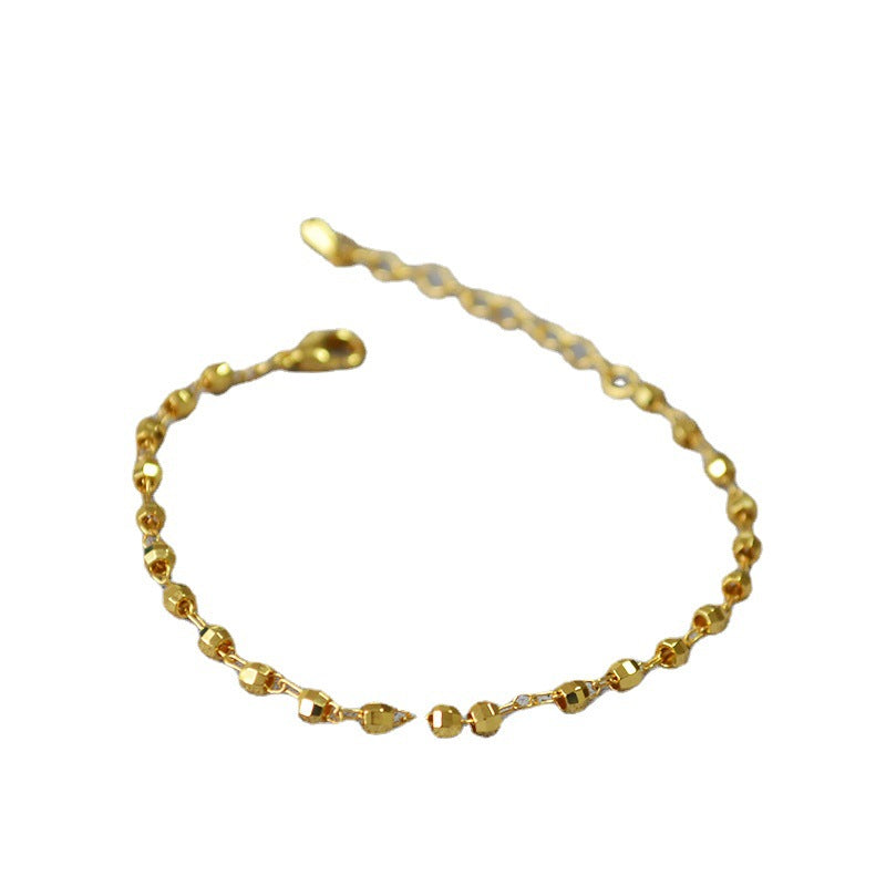 Classic Gold Bracelet with Timeless Appeal