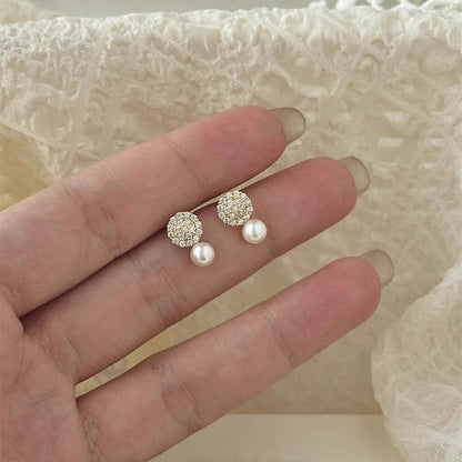 Classic Pearl Earring with Timeless Appeal
