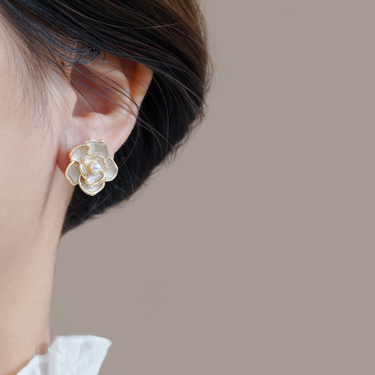 Charming Pearl Earring for Any Occasion