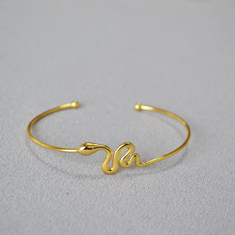 Stunning Gold Bracelet for Daily Wear