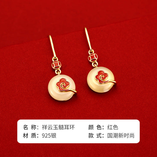 Romantic Silver Earring for Special Moments