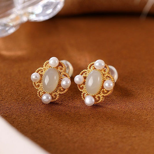 Romantic Silver Earring for Special Moments