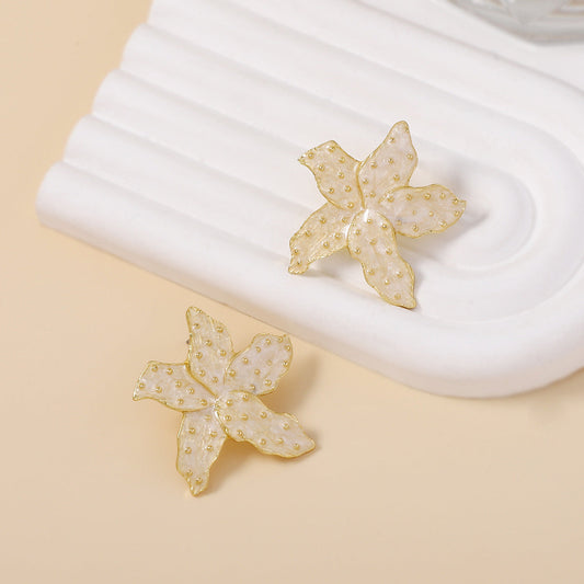 Classic Earring with Timeless Appeal